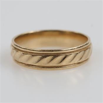 14kt Gold Carved Band