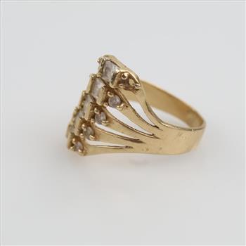 14kt Gold Clear Stone Ring