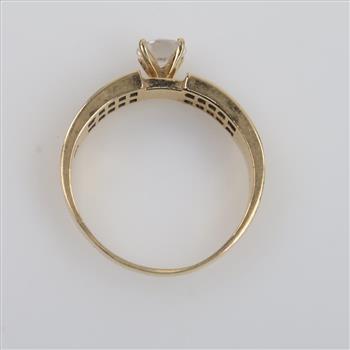 14kt Gold Clear Stone Ring