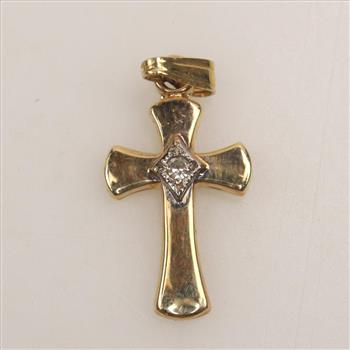 14kt Gold Cross Pendant