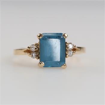 14kt Gold Diamond And Blue Topaz Ring