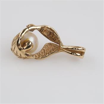 14kt Gold Diamond And Pearl Pendant