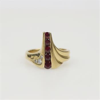 14kt Gold Diamond And Ruby Ring