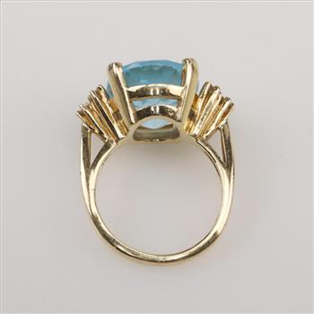 14kt Gold  Diamond Blue Stone Ring
