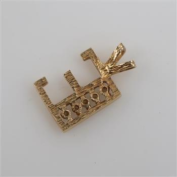 14kt Gold Diamond Letter E Pendant