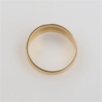 14kt Gold Engraved Design Band