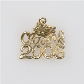 14kt Gold Graduation Pendant