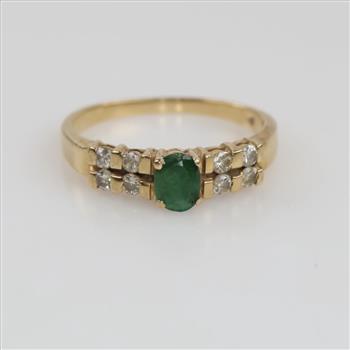 14kt Gold Green Emerald Diamond Accent Ring