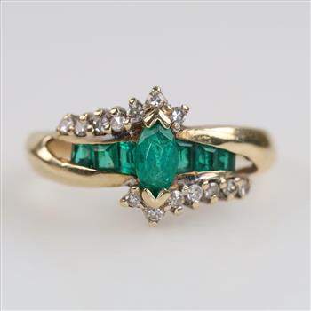 14kt Gold Green Emerald Diamond Accent Ring