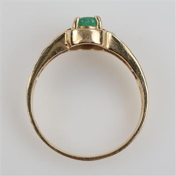 14kt Gold Green Stone Diamond Accent Ring