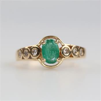 14kt Gold Green Stone Diamond Accent Ring