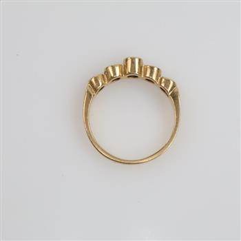 14kt Gold Green Stone Diamond Ring