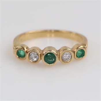 14kt Gold Green Stone Diamond Ring