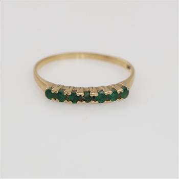 14kt Gold Green Stone Ring