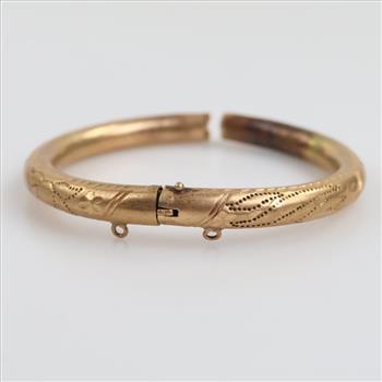 14kt Gold Hollow Bangle