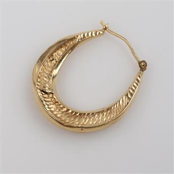 14kt Gold Hollow Hoop Earring