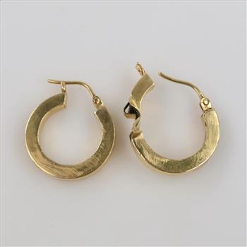 14kt Gold Hollow Hoop Earring
