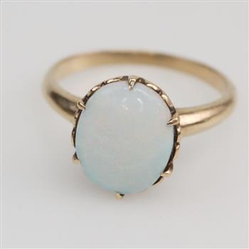 14kt Gold Opal Ring