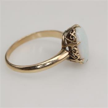 14kt Gold Opal Ring
