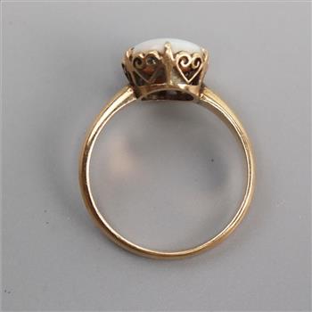 14kt Gold Opal Ring