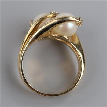 14kt Gold Pearl Diamond Accent Ring