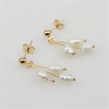 14kt Gold Pearl Earrings
