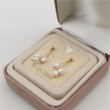 14kt Gold Pearl Earrings