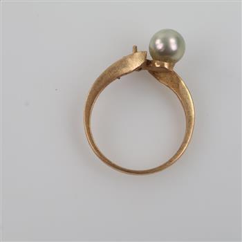 14kt Gold Pearl Ring