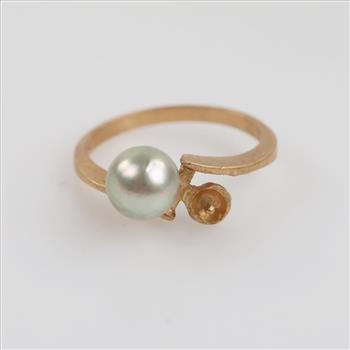 14kt Gold Pearl Ring