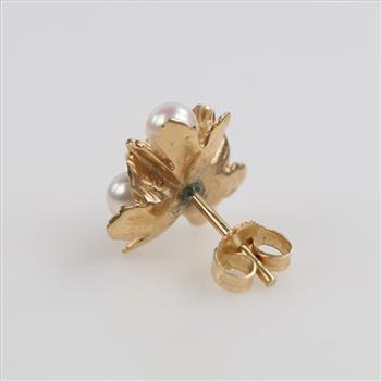 14kt Gold Pearl Stud Earring