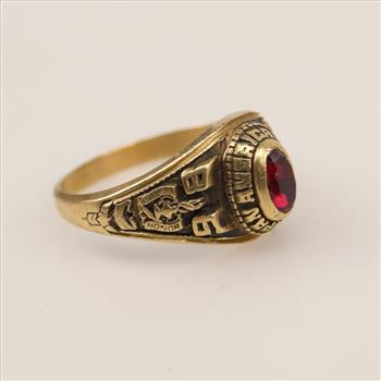 14kt Gold Red Stone Class Ring