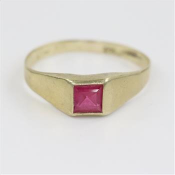 14kt Gold Red Stone Ring
