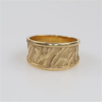 14kt Gold Textured Band