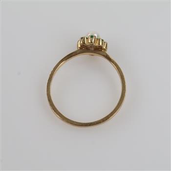 14kt Gold  White Bead And Green Stone Ring