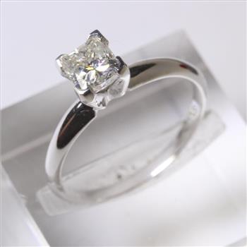 14kt White Gold 1.9g Princess Cut Diamond Solitaire Engagement Ring With Jewelry Appraisal Sheet
