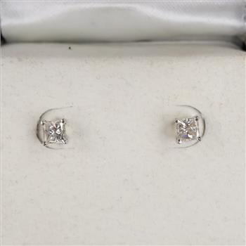 14kt White Gold Diamond Earrings
