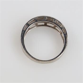 14kt White Gold Diamond Flower Band