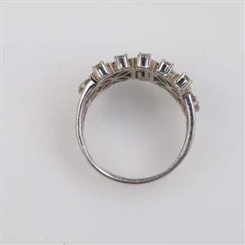 14kt White Gold Diamond Green Stone Ring