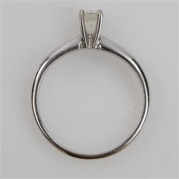 14kt White Gold Diamond Ring