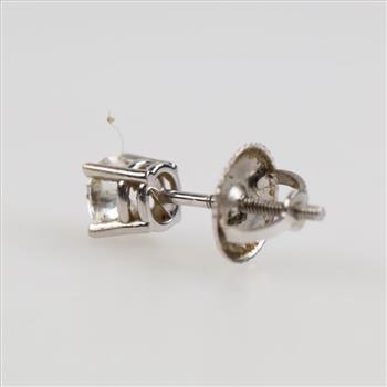 14kt White Gold Diamond Stud Earring