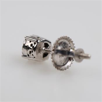 14kt White Gold Diamond Stud Earring