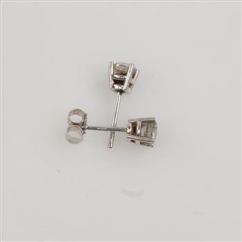 14kt White Gold Diamond Stud Earrings