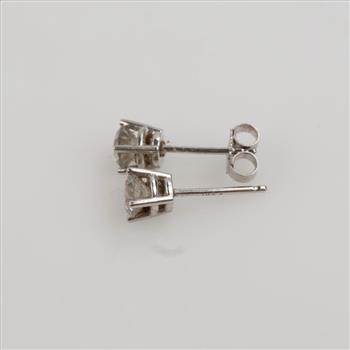 14kt White Gold Diamond Stud Earrings