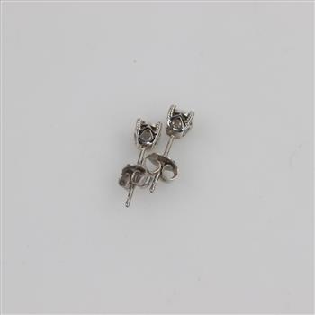 14kt White Gold Diamond Stud Earrings