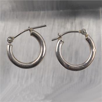 14kt White Gold Hoop Earring