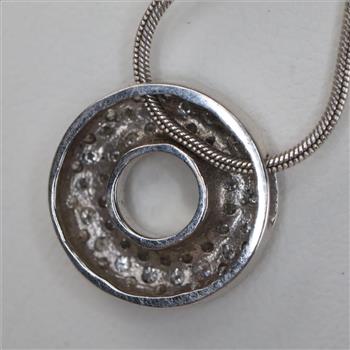 14kt White Gold Necklace With Diamond Circle Pendant