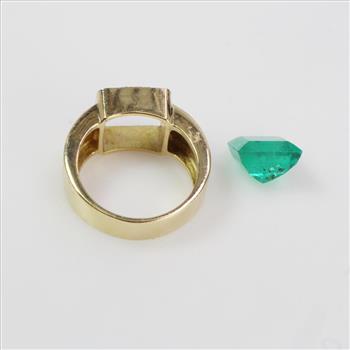 17k Gold 11.63g Ring With Green Stone