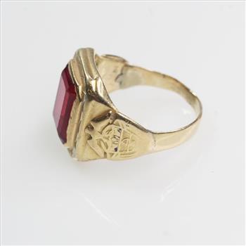 17k Gold 9.08g Ring With Red Stone