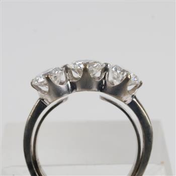 1.80cts TW Diamond 14kt White Gold Ring - Evaluated By Our Certified Gemologist-AGS/GIA