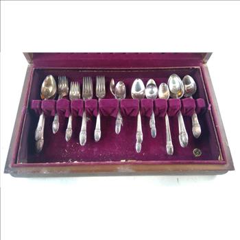 1847 Rogers Bros Flatware In Wooden Case, 15+ Pieces